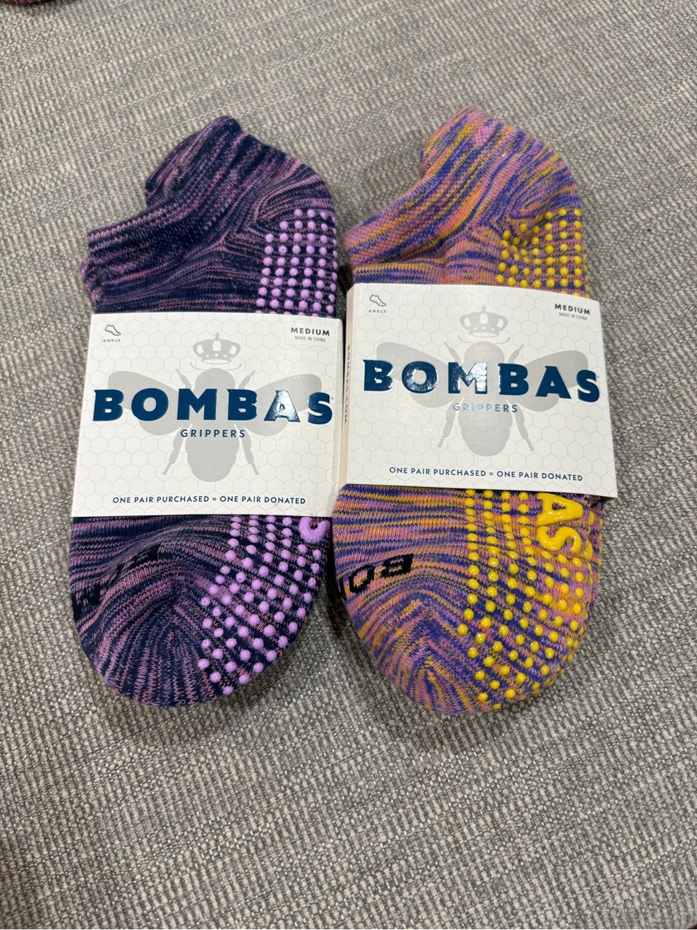 Bombas women Gripper ankle Socks - Purple Mix size M
